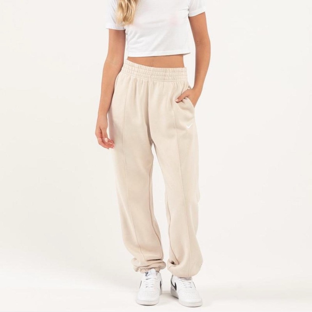 Loose fit mid rise Nike pants